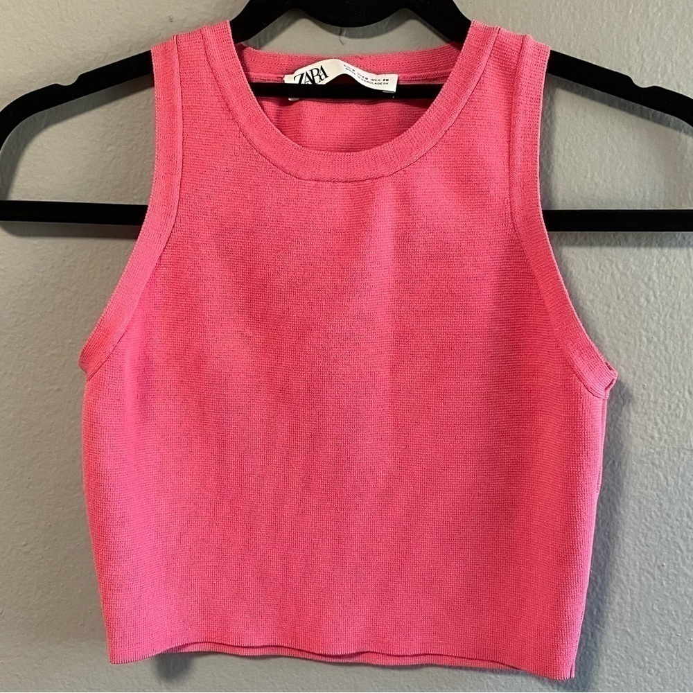 Zara cropped sleeveless stretchy top in pink. Size Small